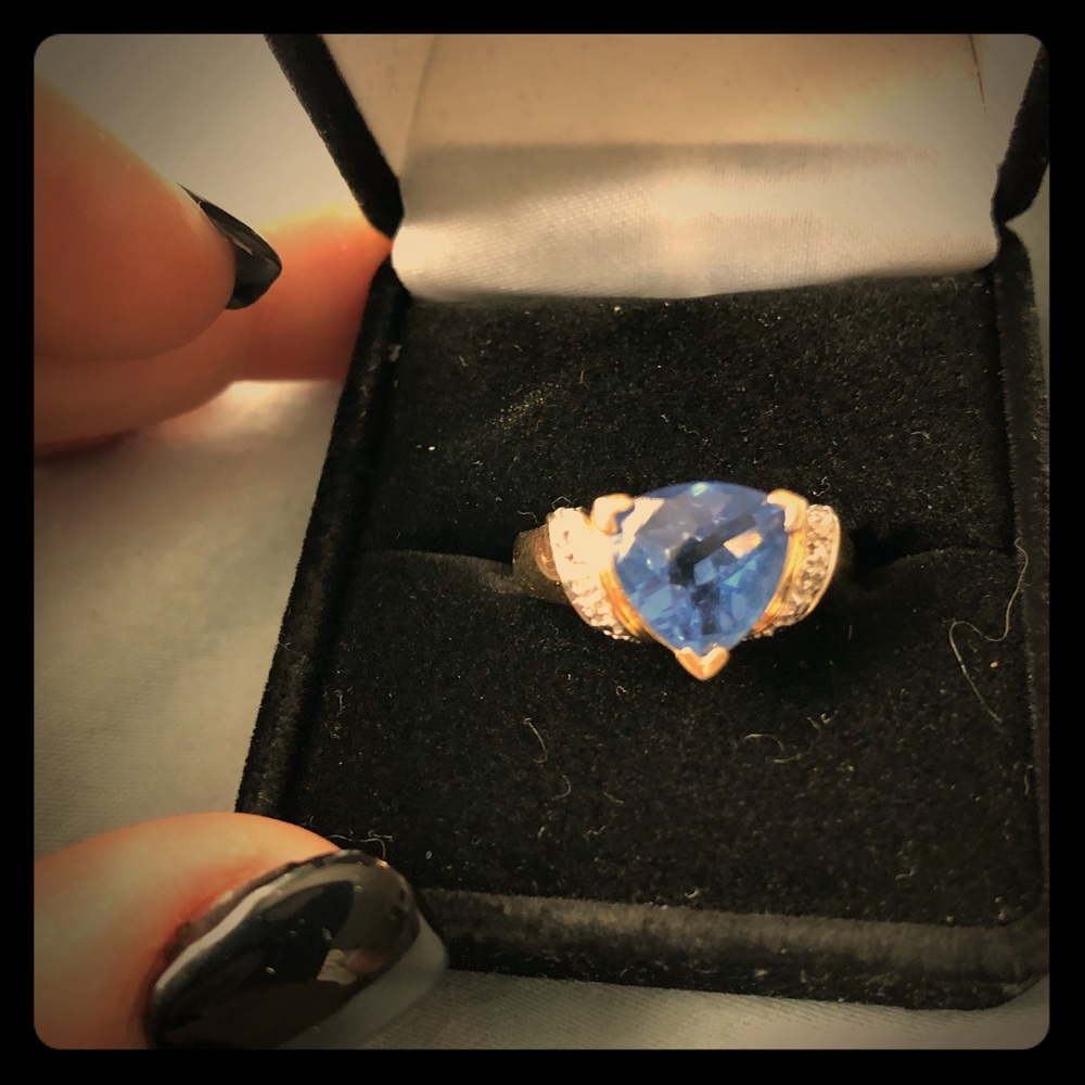 Topaz with Cz diamonds